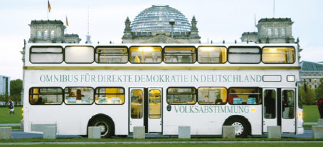 OMNIBUS vor Bundestag in Berlin